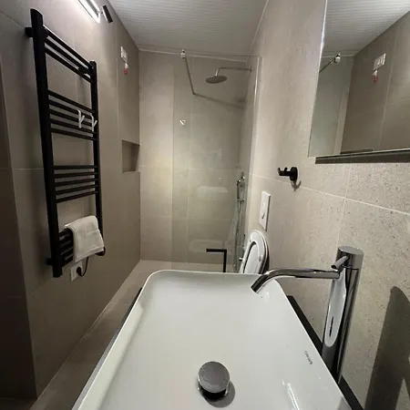 At Mimosa Street ホテル ティラナ