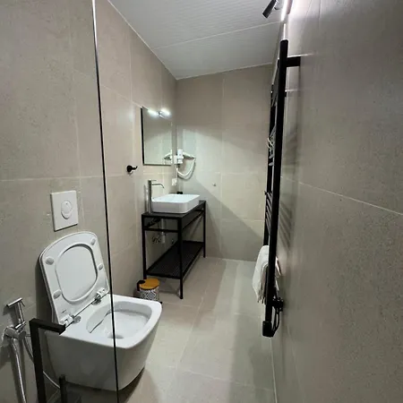 ホテル At Mimosa Street ティラナ