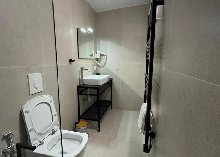 Hotel At Mimosa Street Tirana