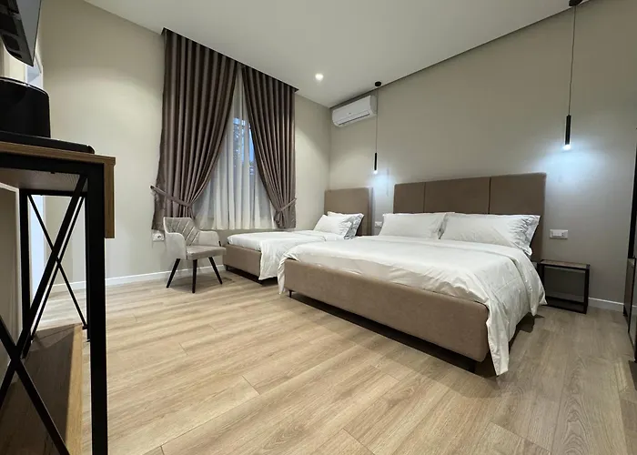 Hotel At Mimosa Street *