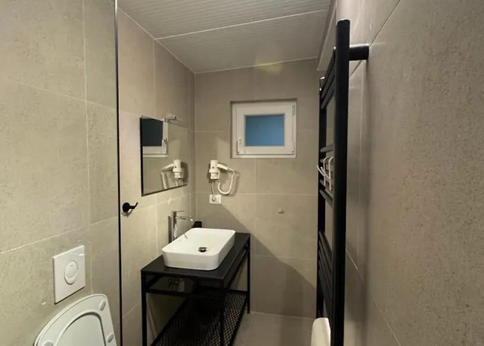 At Mimosa Street 호텔 티라나